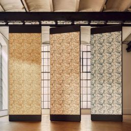 Snake & Tulip Wallpaper Antique Gold