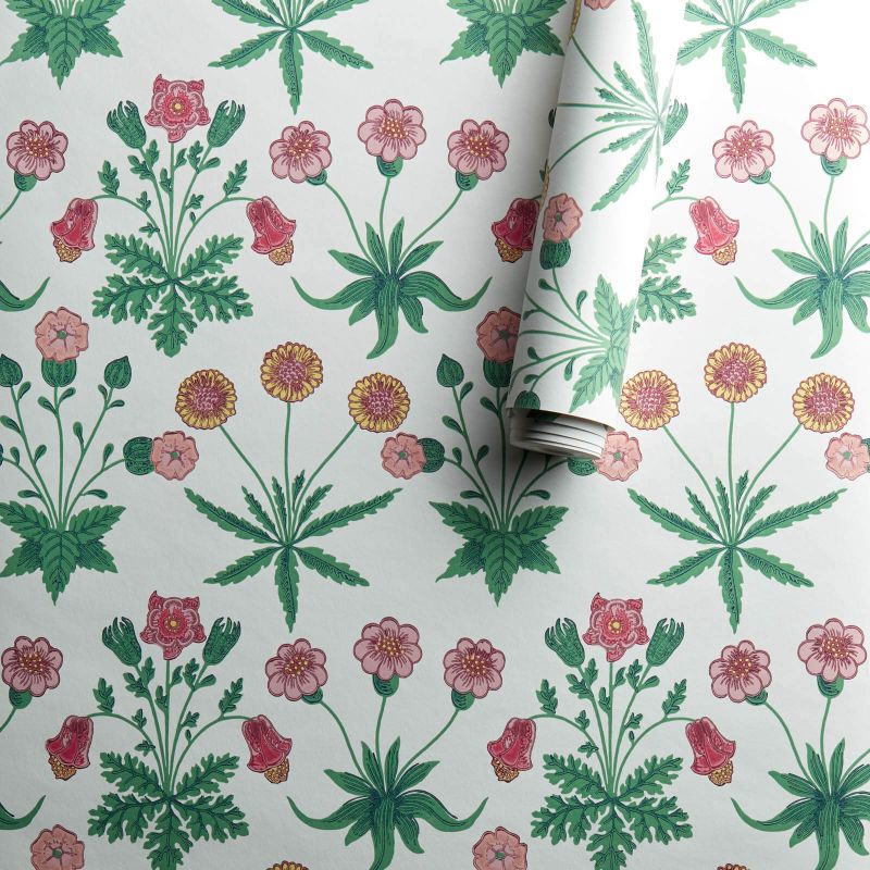 Daisy Wallpaper Strawberry Fields